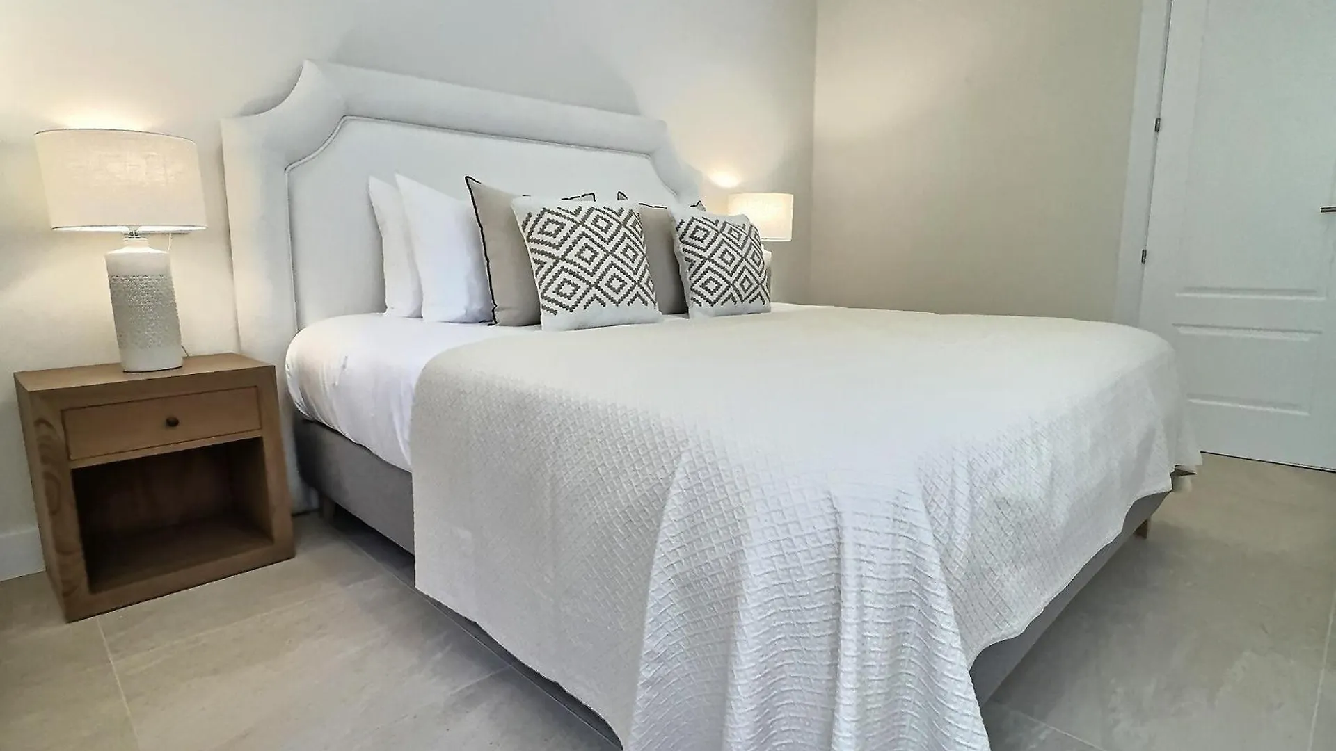 Fabulous 8-Bedroom Andalucian Family Villa With Panoramic Vistas Of La Concha Marbella San Pedro de Alcantara 0*,